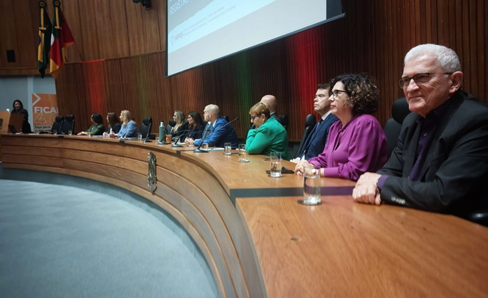 Presidente do SINEPE/RS participa de seminário sobre avanços da FICAI 4.0 e enfrentamento à evasão escolar